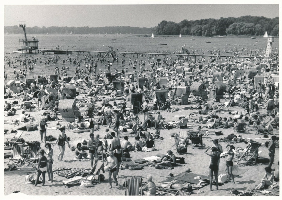 Strandbad Wannsee rivière Havel Berlin, baigneurs plage photo photographie 1964