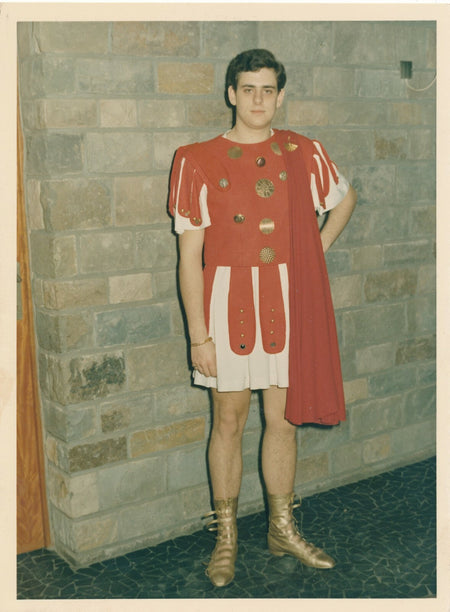 homme snapshot photographie amateur photo costume romain rome antique