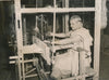 Raymond DUNCAN tissage métier artiste photo photographie époque 1941
