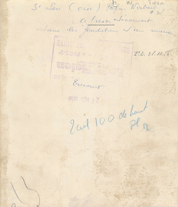 Saint-Leu Oise trésor découvert dans les fondations maison photo photographie