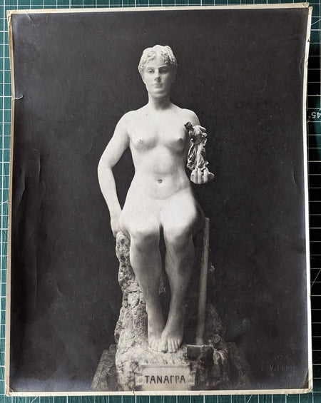 Tanagra sculpture Jean-Léon GÉRÔME photo photographie v. 1920