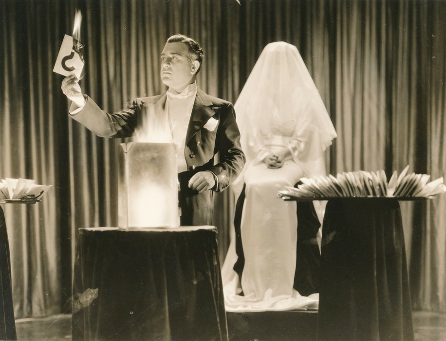 The Great Gambini Akim Taurinof, cinéma vintage photo, 1937 photographie