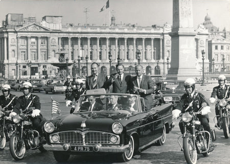 Aldrin Armstrong et Collins en voyage à Paris 1969 photo photographie vintage