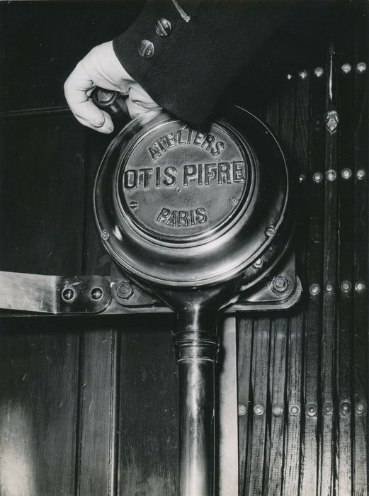  photo photographie époque presse ascenseur Otis Pifre 