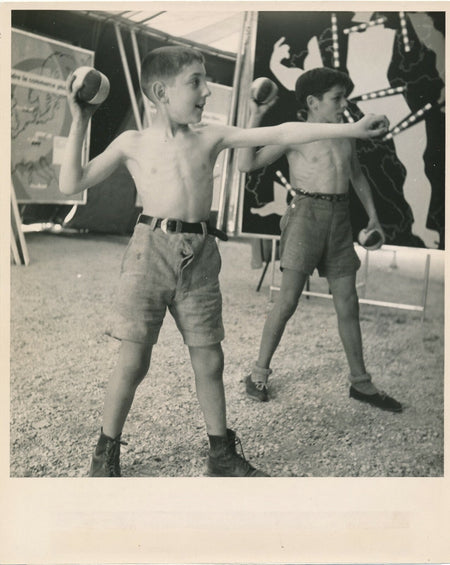 garçon jeu fête foraine Paris Vincennes 1950 photo photographie portrait enfant