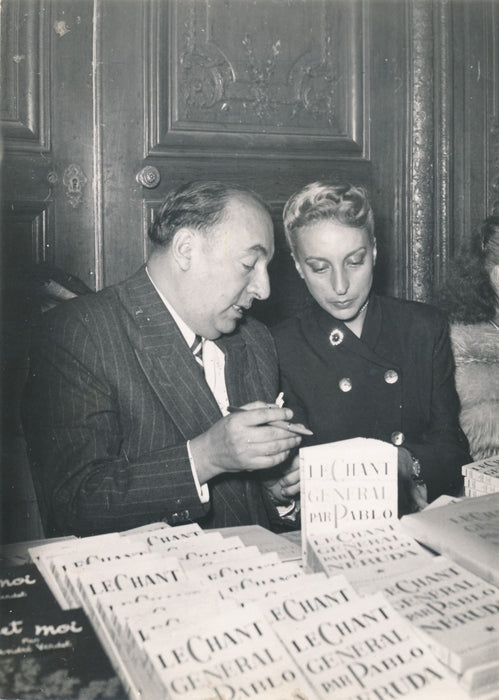 Pablo Neruda et Alice Arweilher photo photographie Chant Général  1954