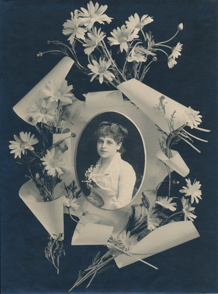 Portrait décoratif fleurs jeune fille montage photographique photo photographie