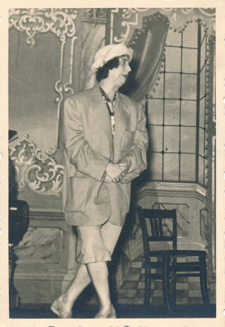 Spectacle travesti travestis 4 photos photographies photo v. 1960
