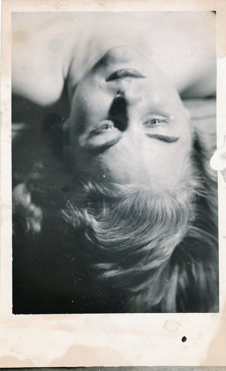 Photo Visage renversé, femme, chevelure, énigme, yeux tirage argentique époque