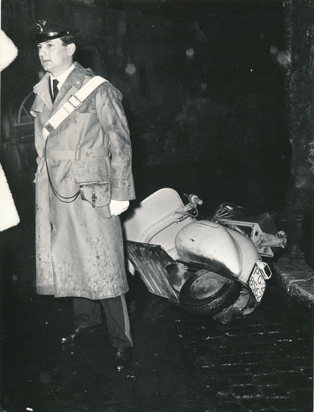 Accident, Vespa, Rome, policier Italie photo photographie vintage 