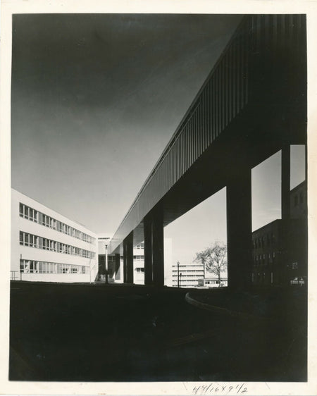 Architecture hôpital passerelle États-Unis photo photographie époque