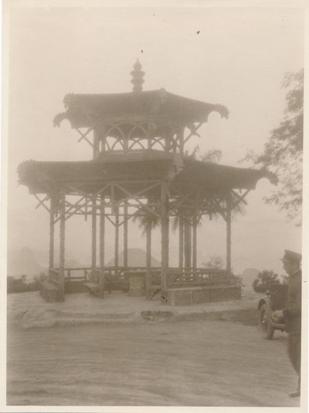 extrême orient à identifier tirage argentique époque sépia voiture architecture