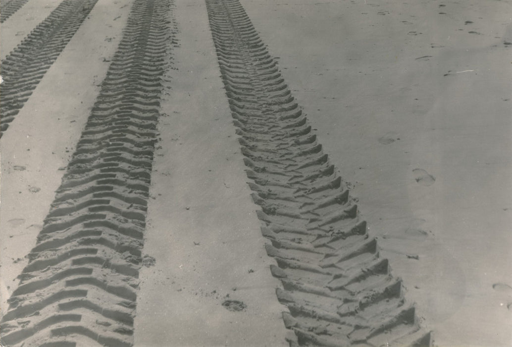 insolite Traces de pneu photo photographie sable terre