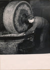 machine ouvrier huilerie artisanale Trampus 1940 tirage argentique