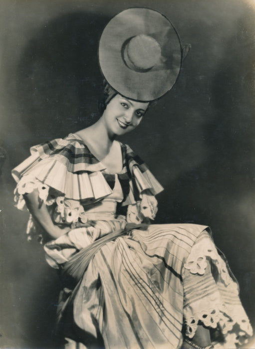 Mode femme élégance vers 1920 fashion photo photographie studio Iris