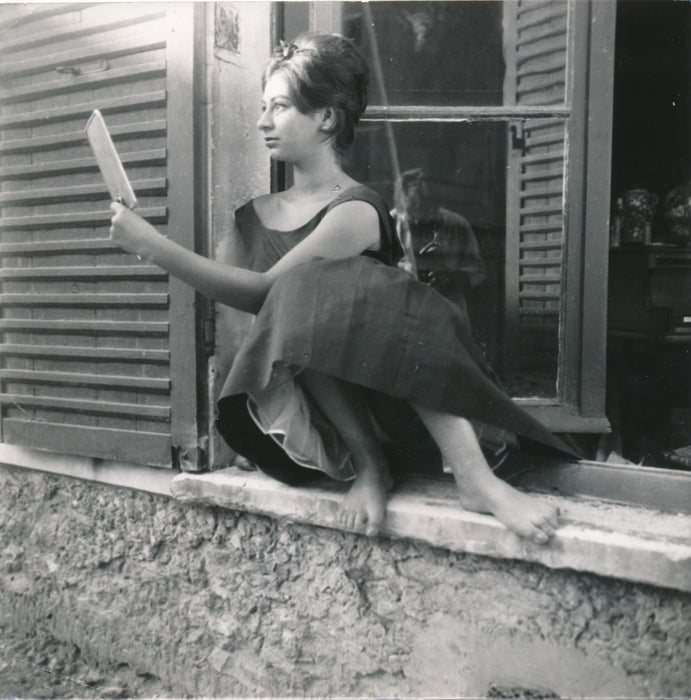 jeune femme Portrait et autoportrait du photographe photo photographie époque