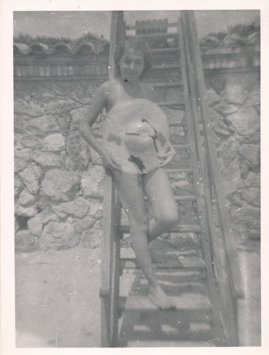 La femme au chapeau photo photographie snapshot