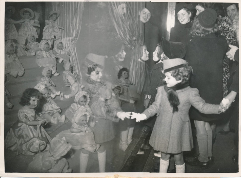 poupée vitrine de Noël enfants reflets 1939 photo photgraphie