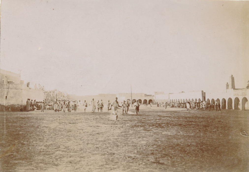 Algérie Ouargla 10 photographies époque colonie photos habitants bâtiments