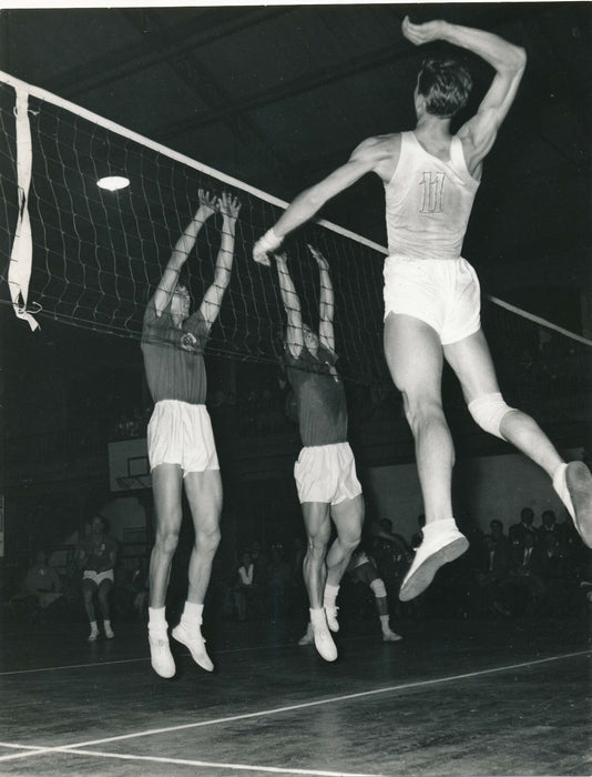Photo volley match sport tirage argentique époque 1956 championnat du monde